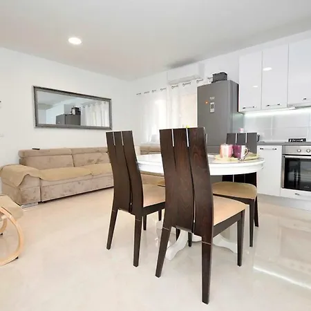 Valentino Apartment